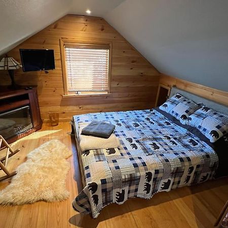 Cubs Den - Hot Tub- Walk To Lake- Fire Pit - Kayaks Oakland Bagian luar foto