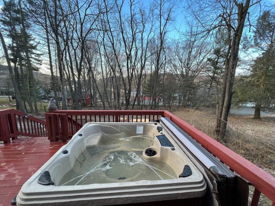 Cubs Den - Hot Tub- Walk To Lake- Fire Pit - Kayaks Oakland Bagian luar foto