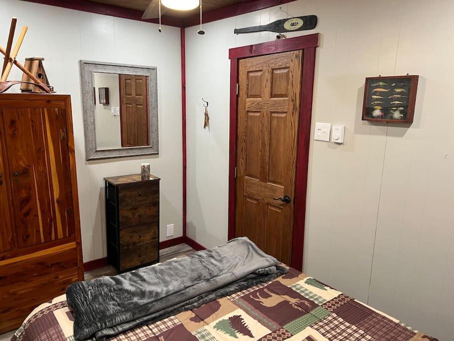 Cubs Den - Hot Tub- Walk To Lake- Fire Pit - Kayaks Oakland Bagian luar foto