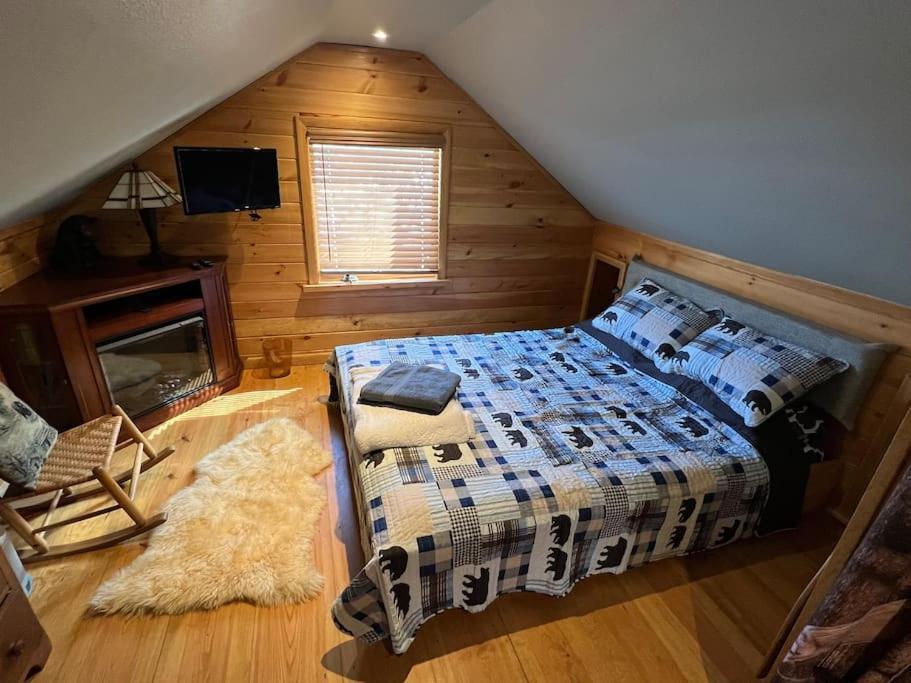 Cubs Den - Hot Tub- Walk To Lake- Fire Pit - Kayaks Oakland Bagian luar foto