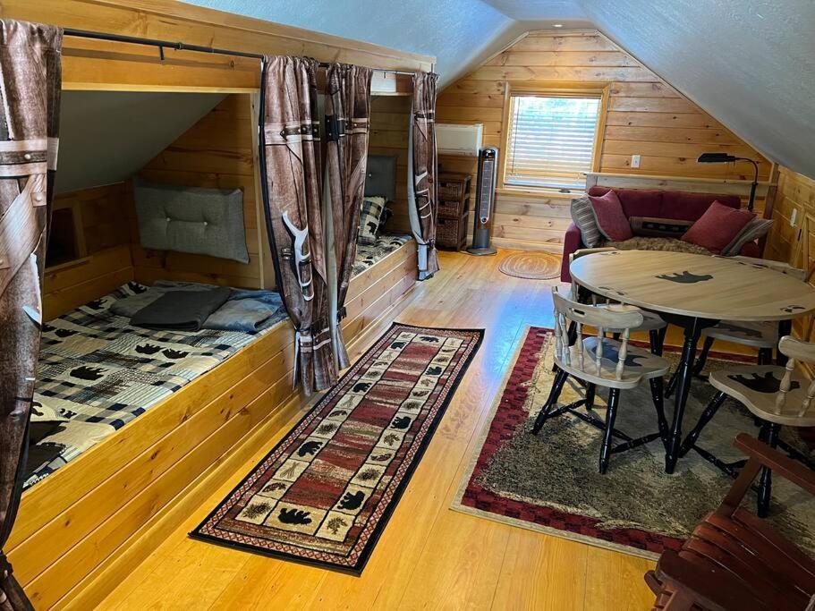 Cubs Den - Hot Tub- Walk To Lake- Fire Pit - Kayaks Oakland Bagian luar foto